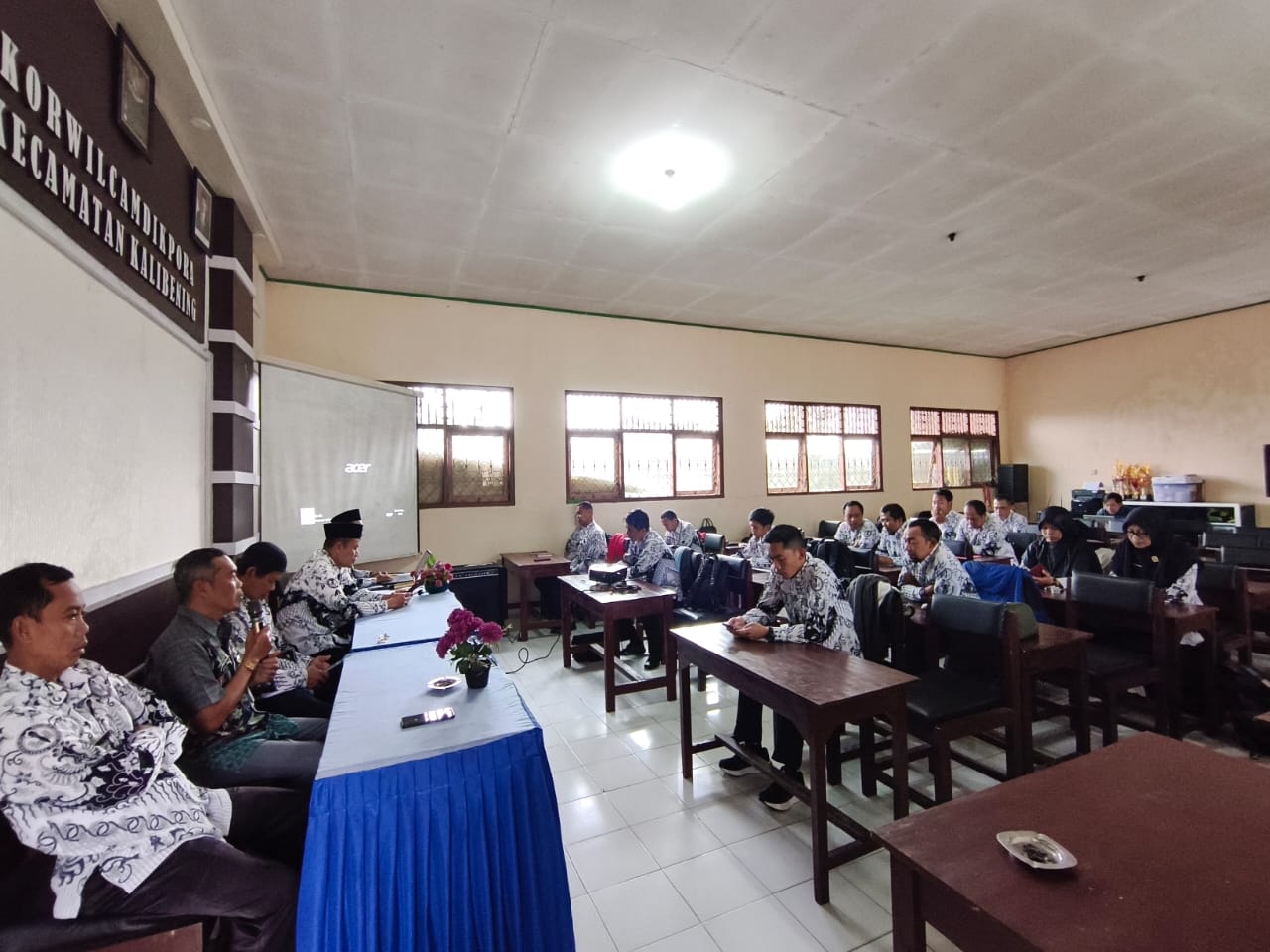 Rapat Kerja Perdana PGRI Kalibening 2026 Bahas Profesionalisme Guru dan Evaluasi Kinerja