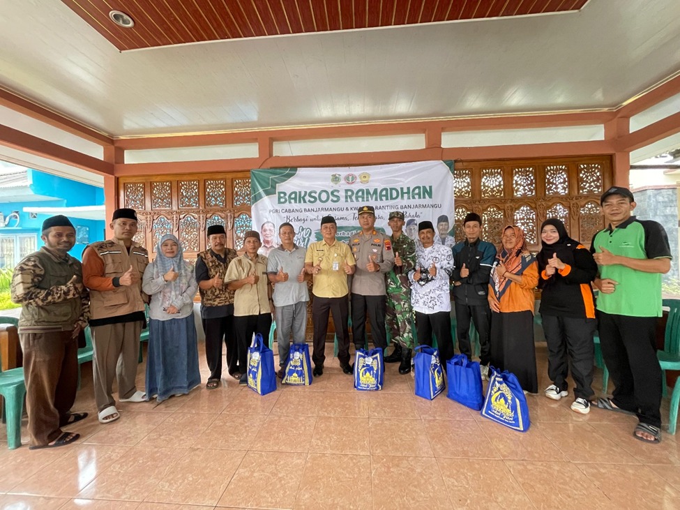 PGRI dan Kwarran  Banjarmangu, Kolaborasi Tebar Kebaikan di Bulan Ramadan